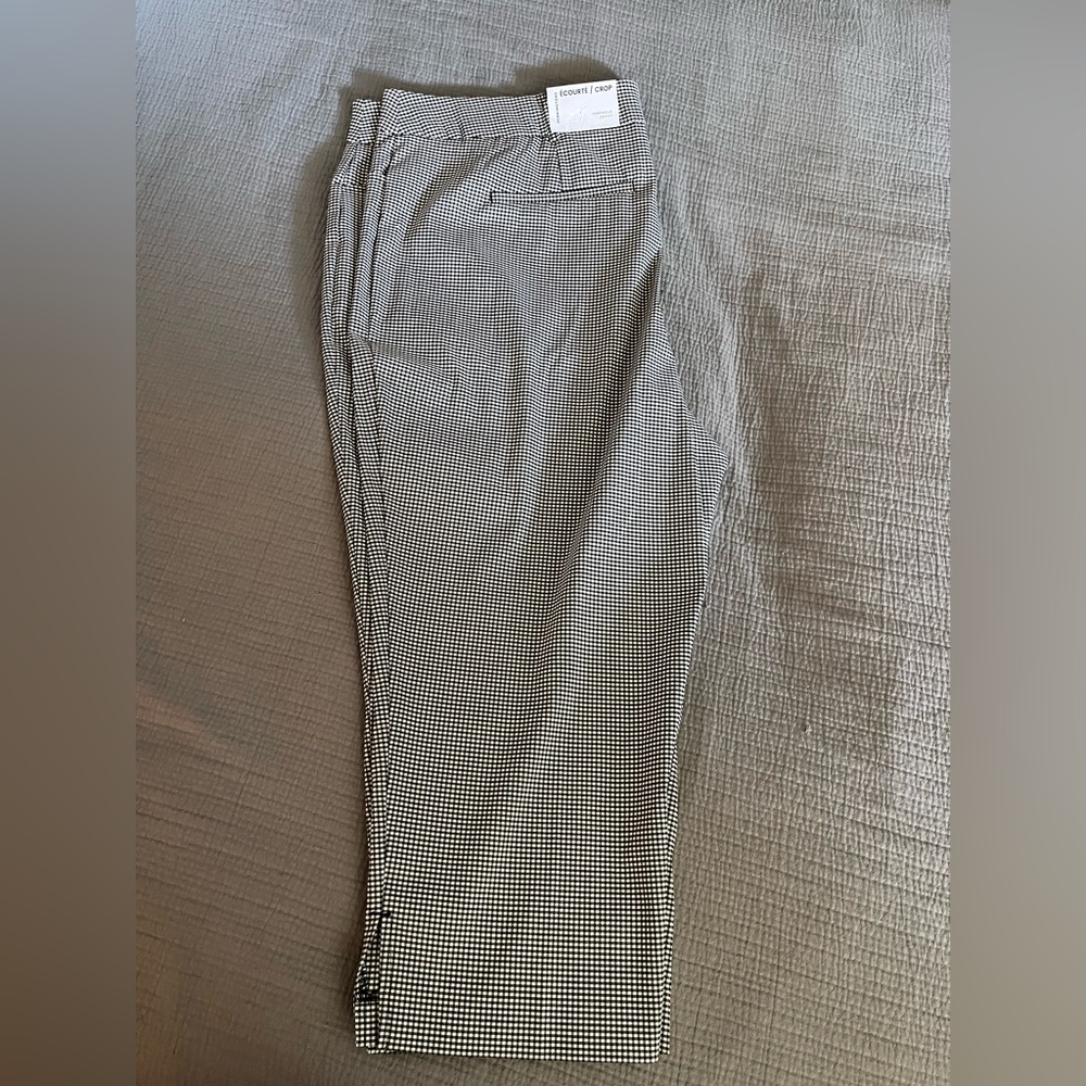 Penningtons Black and White Ankle Cropped Pants